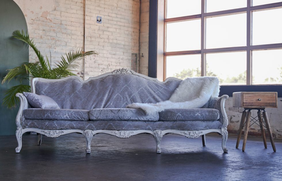 Furnitur Gaya Amerika